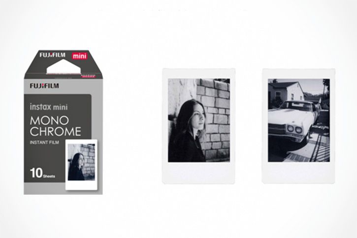 Fujifilm wprowadza na rynek czarno-białe wkłady do Instaxa Mini 1