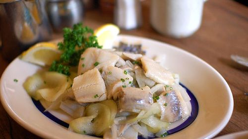 Usuń Śledzika i pozbądź się pieniędzy 1