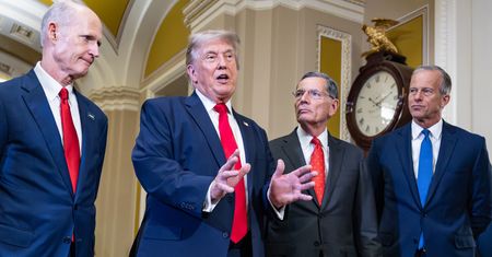 Uderzy w swoich? Media: Republikanie przerażeni obsesją Trumpa
