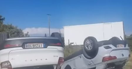 Szał greckich taksówkarzy. Zdewastowali auta Ubera
