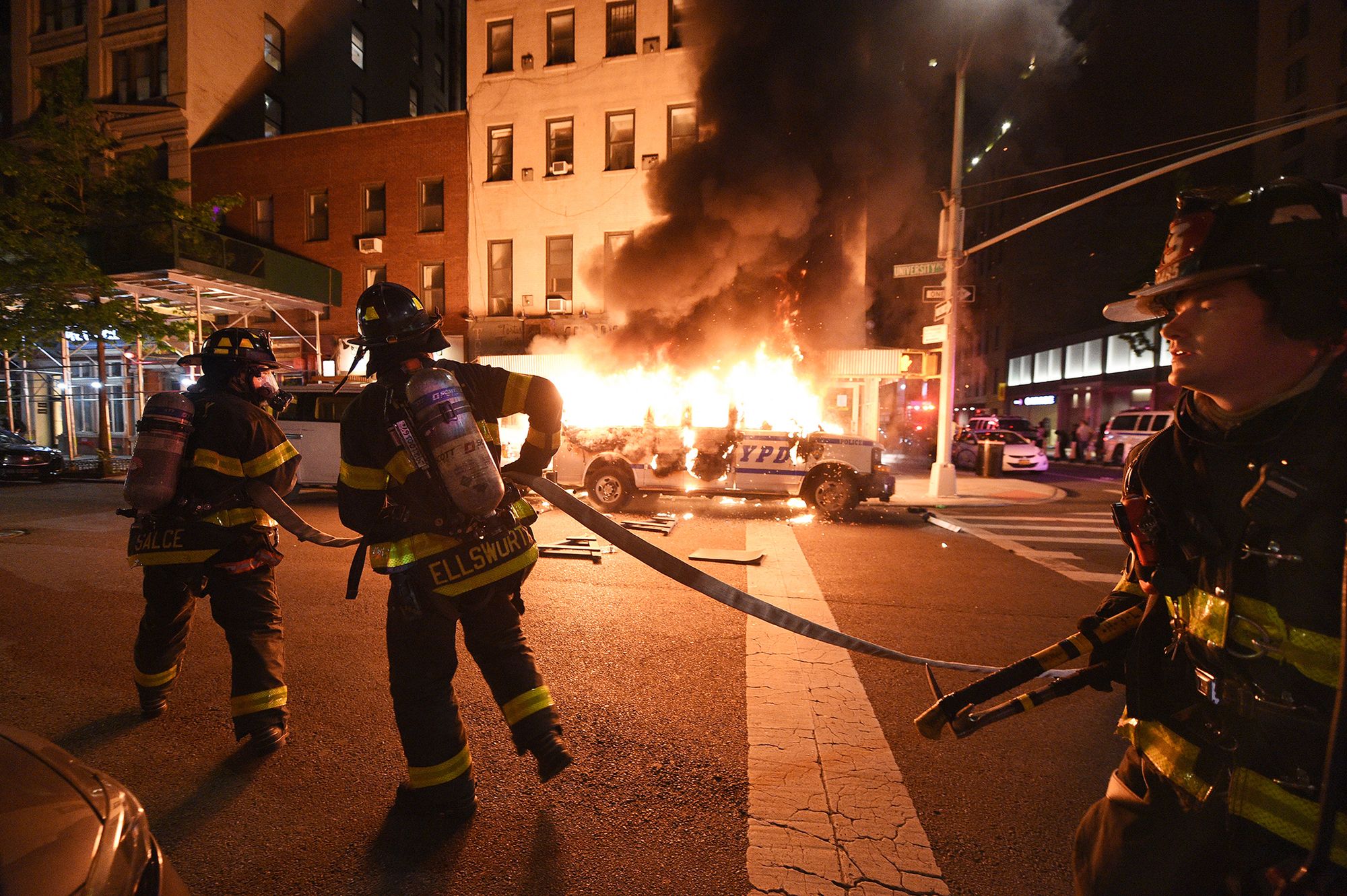 Protesty po śmierci George'a Floyda. Ulice USA płoną 10