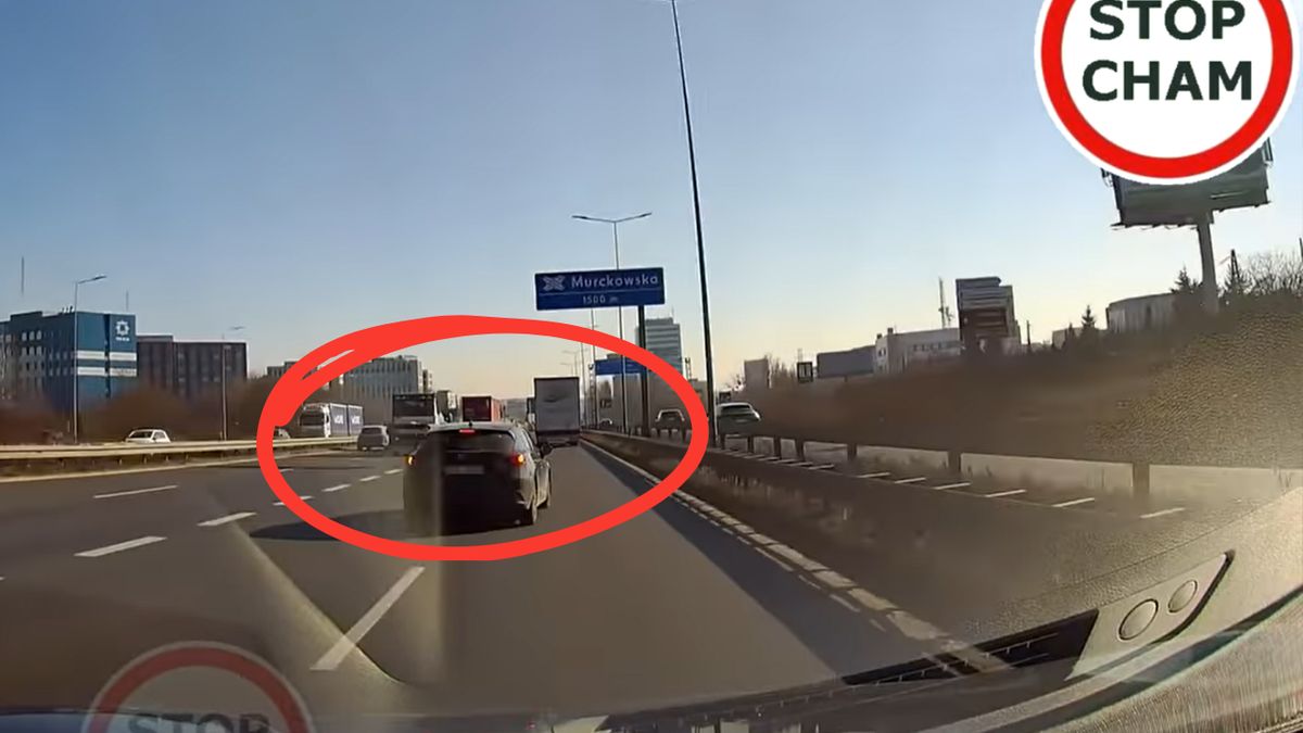 Kierowca nagle zjechał na pas ruchu nagrywającego, a potem zahamował  