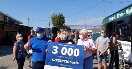 SZCZEPCIObus sukcesem! Już ponad 3 tys. osób przyjęło szczepionkę przeciwko COVID-19