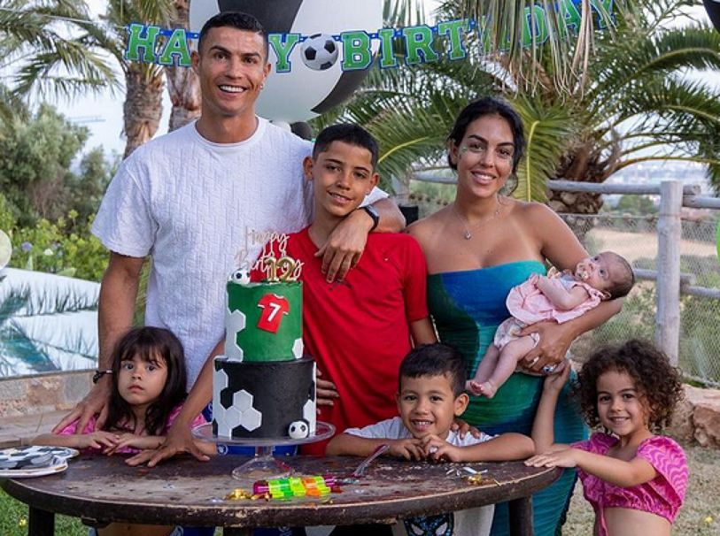 Cristiano Ronaldo z żoną i dziećmi
