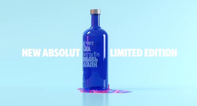 Absolut wymalował napisy na nowej butelce tuszem odzyskanym z nienawistnych haseł