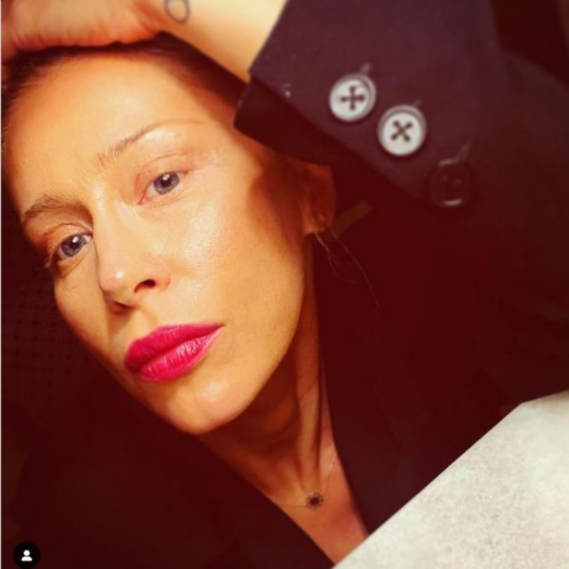 Katarzyna Warnke pozuje z mamą i reklamuje aparat słuchowy