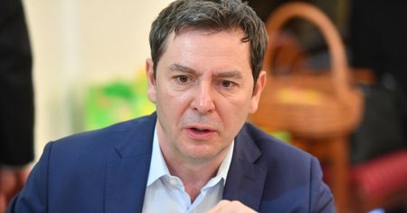 Michał Adamczyk zarobił w TVP 1,5 MILIONA w 2023 roku. Tak migał się od płacenia wyższych alimentów. Jego była żona UJAWNIŁA SZCZEGÓŁY