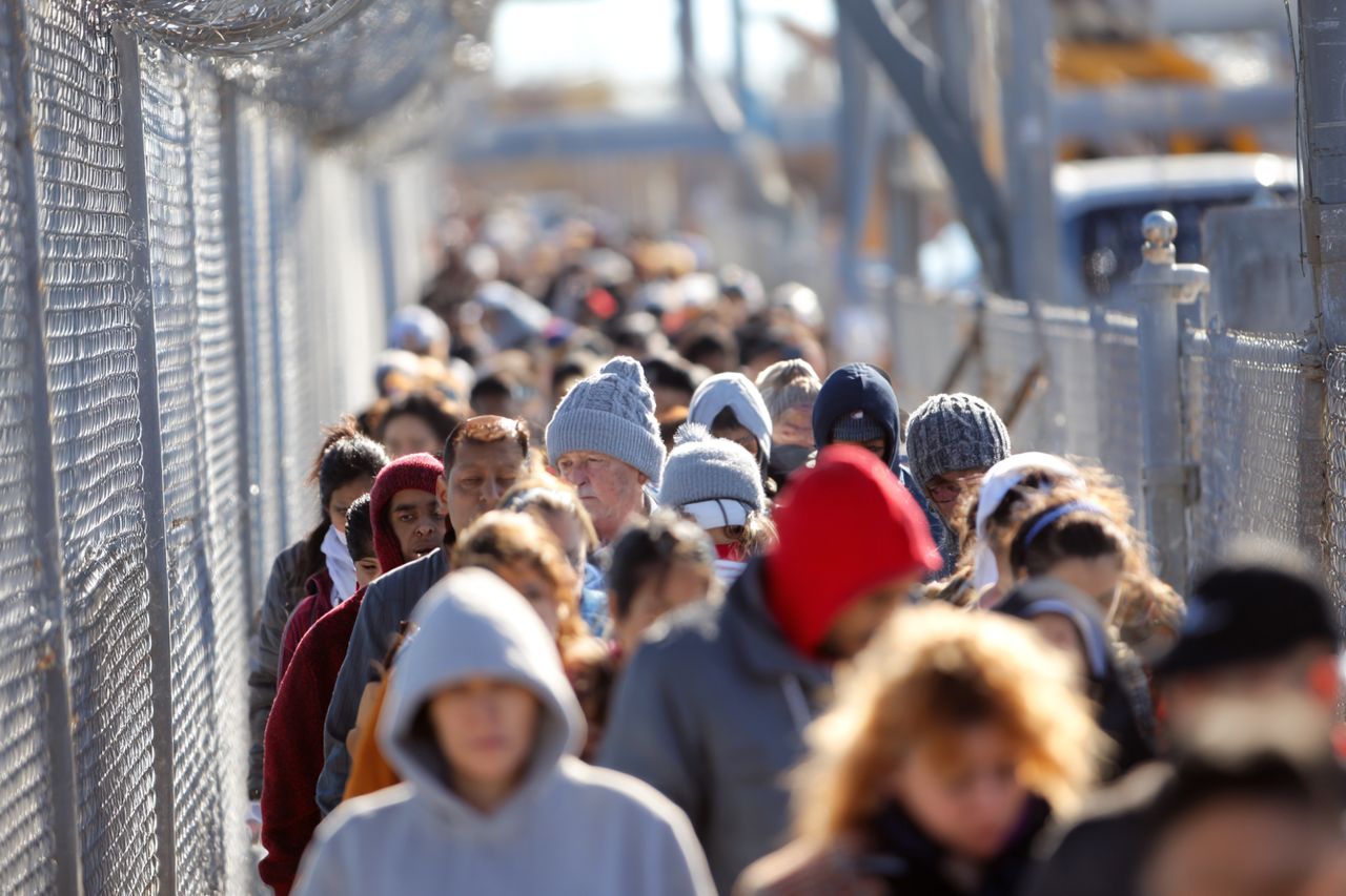 Administracja Trumpa zamraża wizy imigracyjne. 75 krajów objętych nowymi restrykcjami