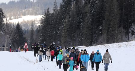 Pierwszy weekend ferii. Beskidy przepełnione turystami. Tłumy w Tatrach