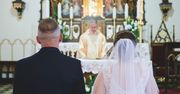 "Co łaska", czyli ile? Pary młode zdradzają opłaty za ślub w kościele. Padło "inflacja"