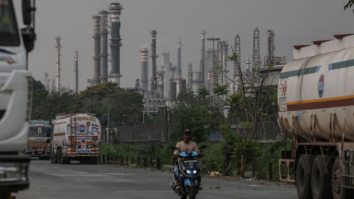 An oil refinery operated by Bharat Petroleum Corp. Ltd., in Mumbai, India,  on Friday, April 4, 2025. Indian refiners have rushed back to the market to seek crude supply after President Donald Trump's threat of more penalties against Russia raised concerns over potential disruptions to oil flows. Photographer: Dhiraj Singh/Bloomberg via Getty Images