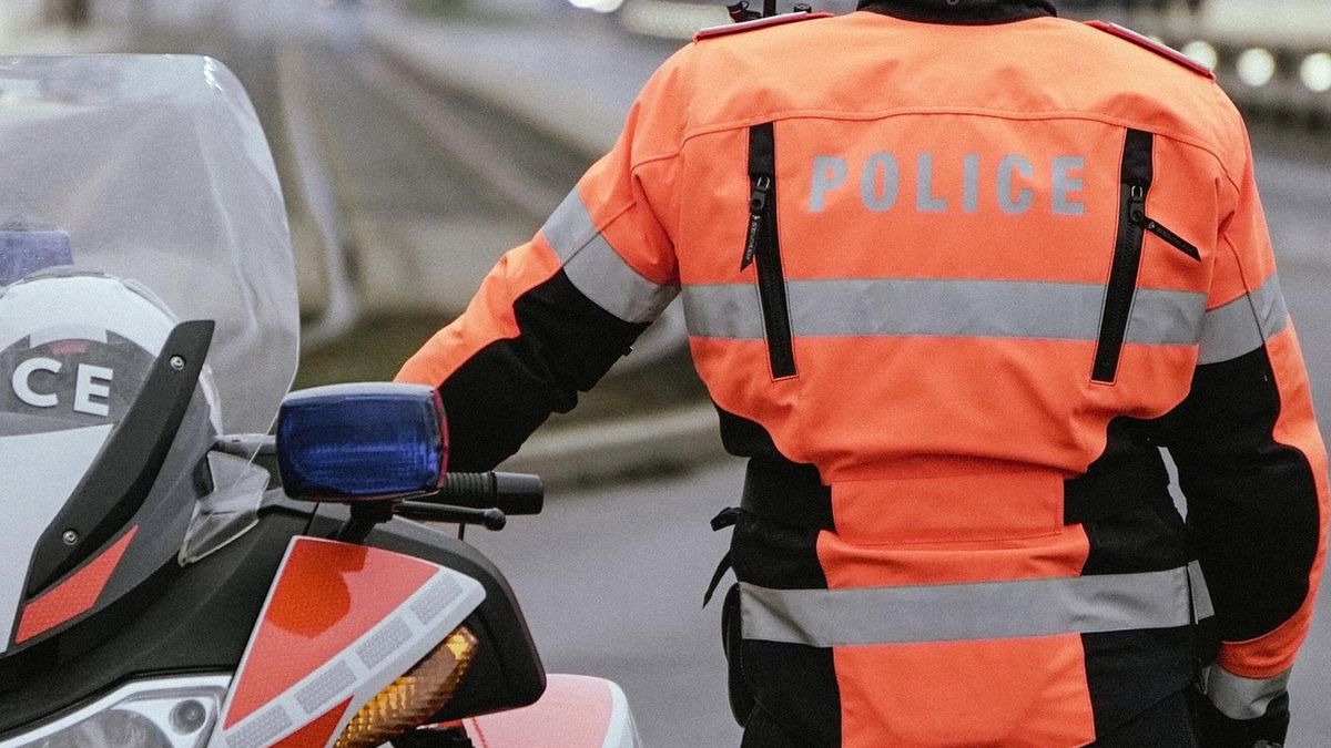 Policjant zastrzelił uzbrojonego mężczyznę  