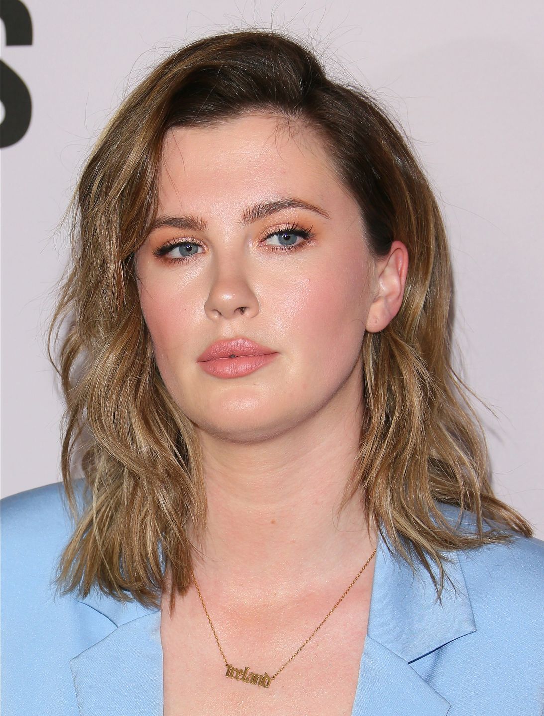 Ireland Baldwin tłumaczy się z zabiegu podbródka