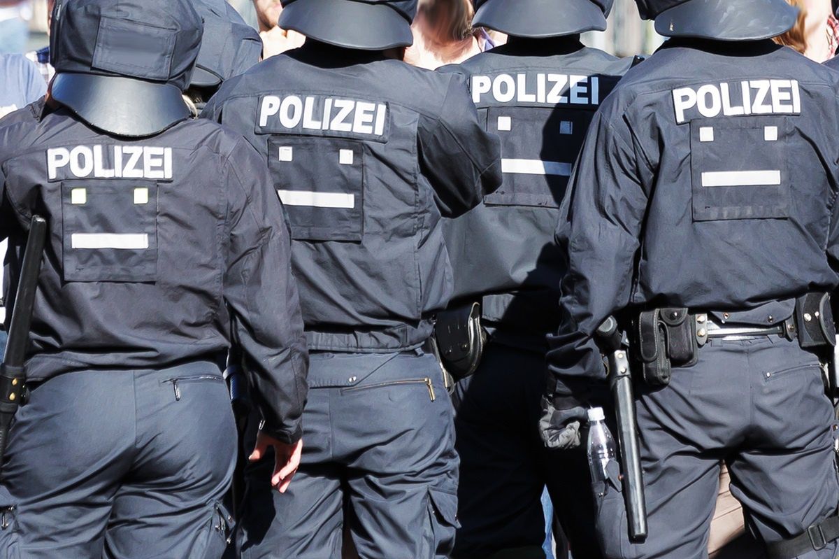 Horror w Niemczech. Jechały pociągiem. Atak dwunastu mężczyzn