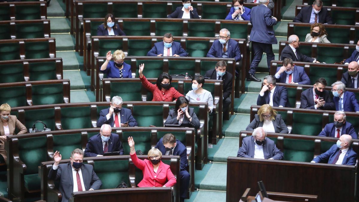 Posłowie PiS głosowali przeciwko 80 mln zł na psychiatrię dziecięcą. Mimo że premier wcześniej zapowiedział wsparcie tej dziedziny