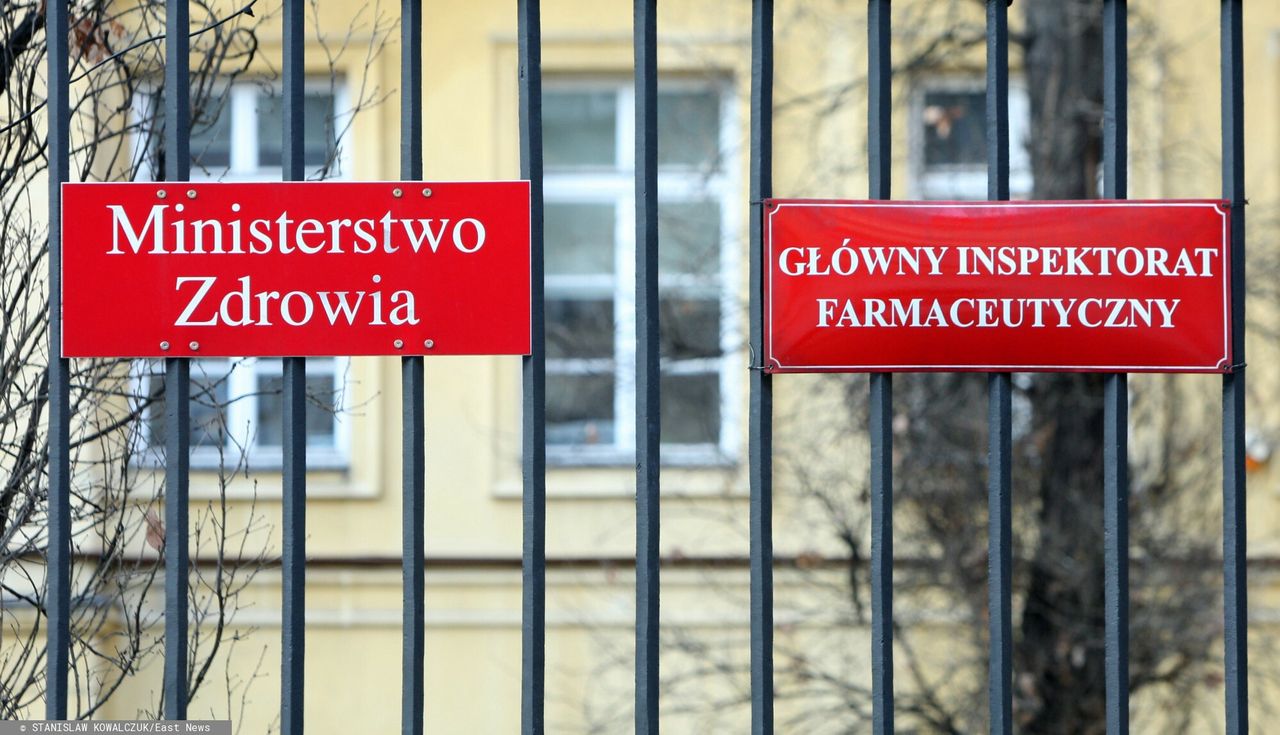 Urzędnik, mimo niekorzystnych sądowych wyroków, przeniósł się z Ministerstwa Zdrowia do Głównego Inspektoratu Farmaceutycznego 