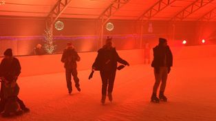 Podlaskie: Ice Disco rozgrzało miejskie lodowisko