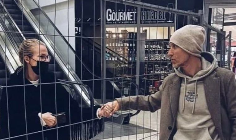 Supermarket podzielony dla zaszczepionych i niezaszczepionych? Jest wyjaśnienie