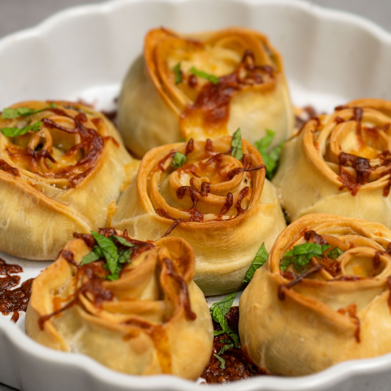 Pasta roses with ricotta and spinach