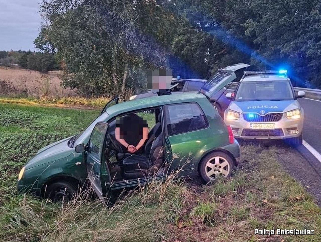 Nowogrodziec: Policyjny pościg za volkswagenem lupo. 26-letni kierowca nie zatrzymał się do kontroli