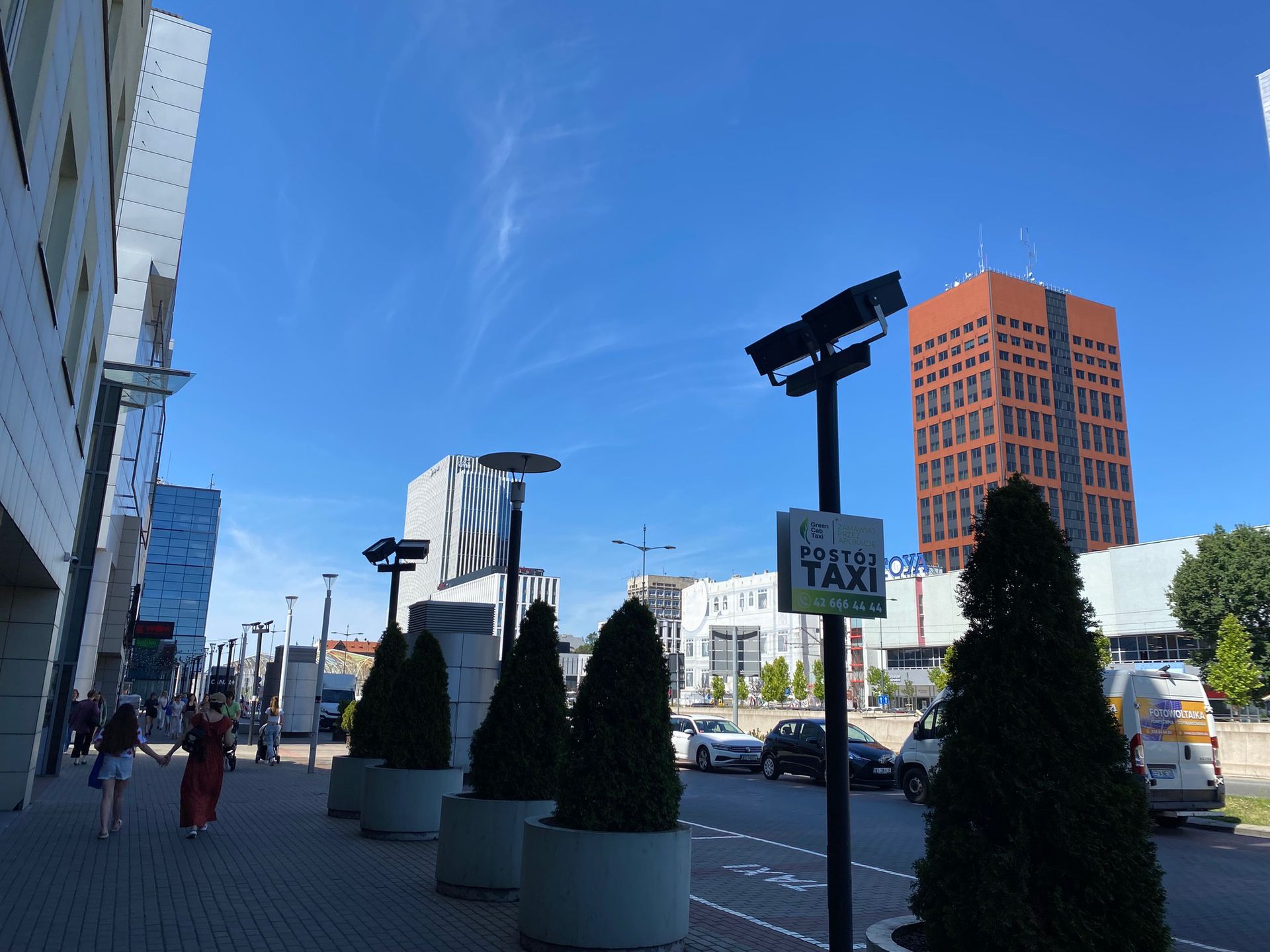 Noc spędzam w hotelu w Łodzi 