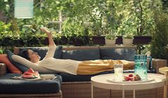 Domowy odpoczynek w wiosennej kampanii IKEA (wideo)