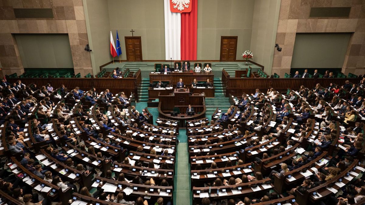 Oko.press przeanalizowało oświadczenia majątkowe posłów