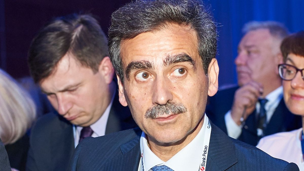 Najwyższe wynagrodzenie wśród prezesów zarządów banków w 2019 roku otrzymał Luigi Lovaglio z Banku Pekao SA – 8,95 mln PLN.