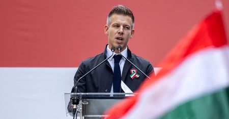Chce wygrać z Orbanem. Obiecuje ożywienie gospodarki i zduszenie korupcji