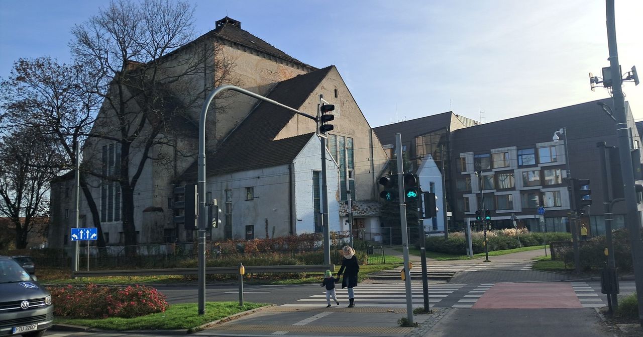 Poznań: (Prawie) zabytkowa Synagoga została wystawiona na sprzedaż. Wiemy, ile kosztuje!