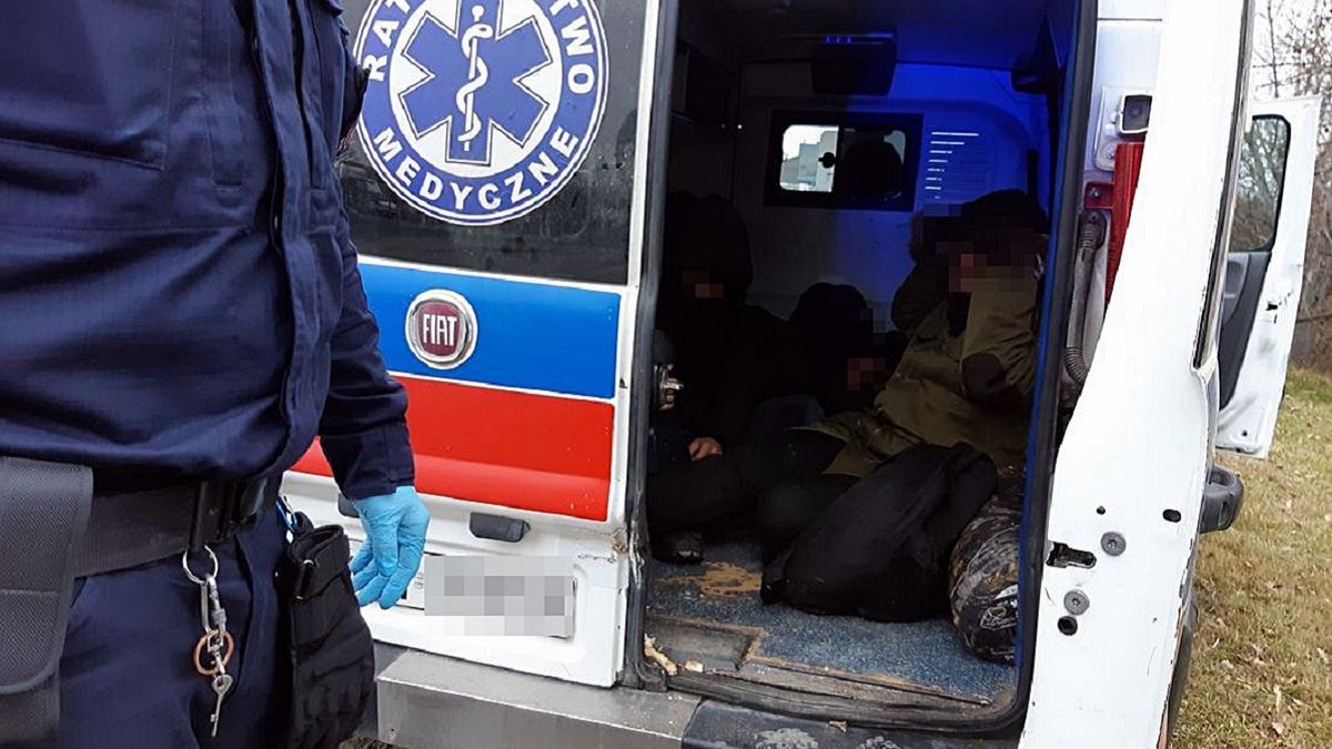 Kilka dni temu zatrzymano Polaków, którzy przewozili migrantów karetką 