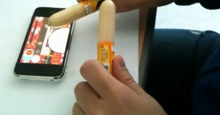 Koreańczycy używają kiełbasek do grania na iPhonie (wideo)
