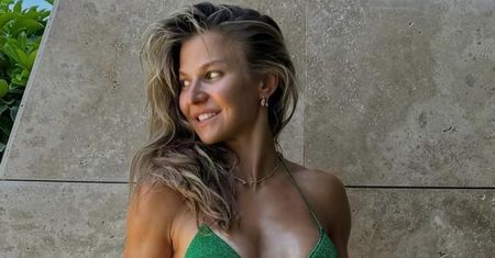 Anna Lewandowska pręży wyrzeźbione ciało w panterkowym bikini na jachcie (FOTO)