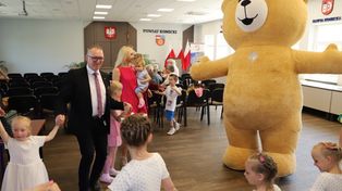 Końskie: Rodziny zastępcze w centrum uwagi. Wyjątkowe spotkanie w starostwie