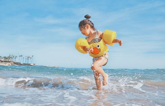 Wizerunek dzieci na wakacjach warto chronić. „Lepiej pokazać zdjęcia ich rysunków”