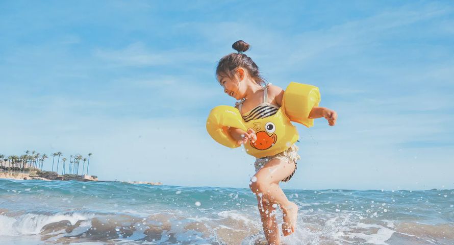 Wizerunek dzieci na wakacjach warto chronić. „Lepiej pokazać zdjęcia ich rysunków”