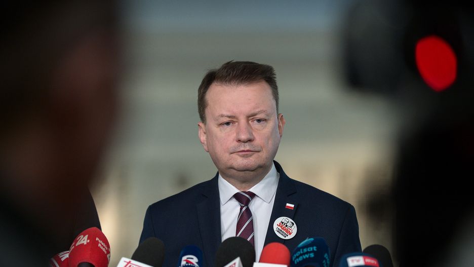 Warszawa, 19.01.2024. Przewodniczący KP PiS Mariusz Błaszczak podczas konferencji prasowej w Sejmie w Warszawie, 19 bm. Konferencja dot. wniosku o wotum nieufności dla ministra sprawiedliwości Adama Bodnara. (jm) PAP/Marcin Obara