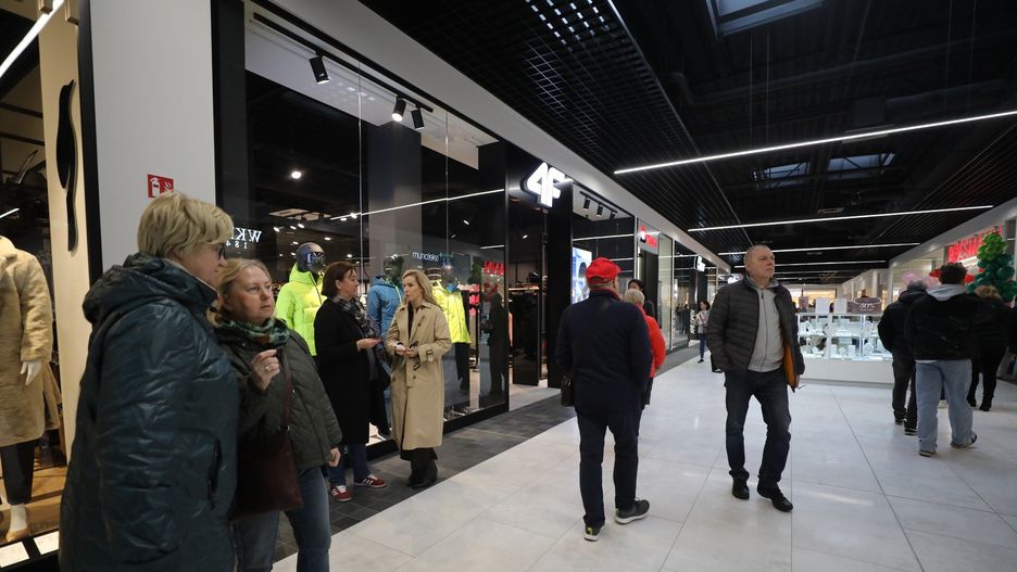 Centra handlowe zastępowane osiedlami. JLL podaje szczegóły zmian.