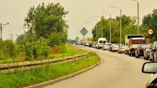 Powroty z długiego weekendu. Z Jeleniej Góry coraz trudniej wyjechać