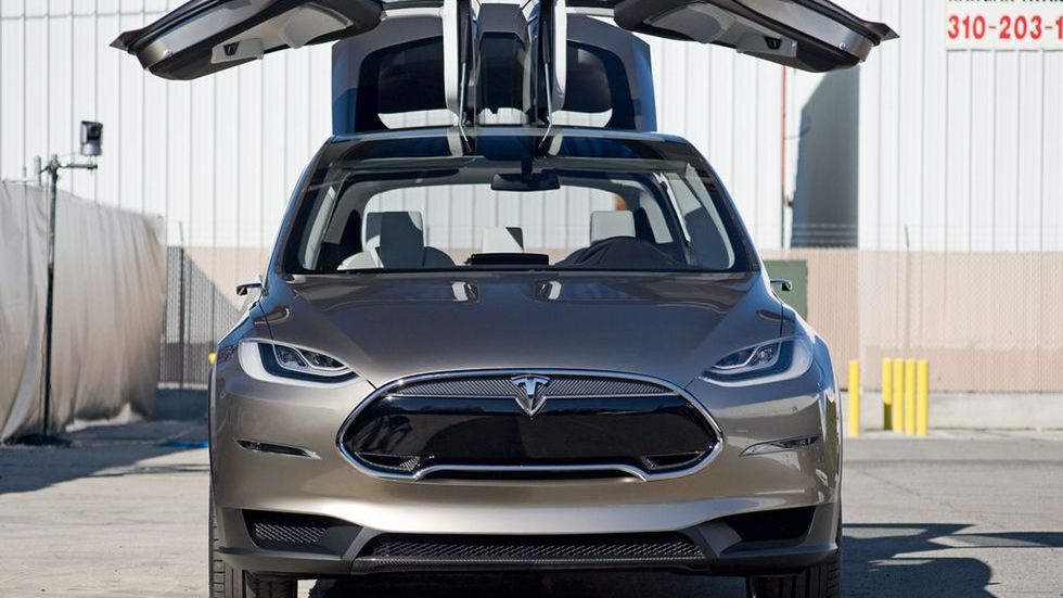 Tesla Model X – elektryczny crossover Elona Muska przyłapany podczas testów 1