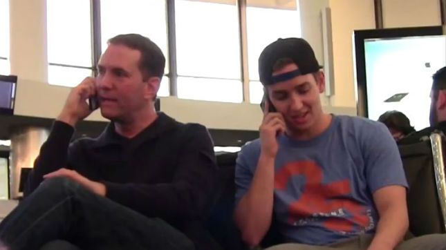 Trollowanie ludzi rozmawiających przez telefon? Ten facet jest mistrzem! 1