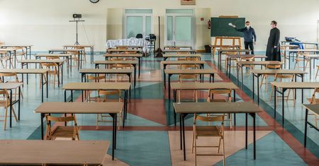 Kiedy powrót do szkół? Lekarz podał datę decyzji