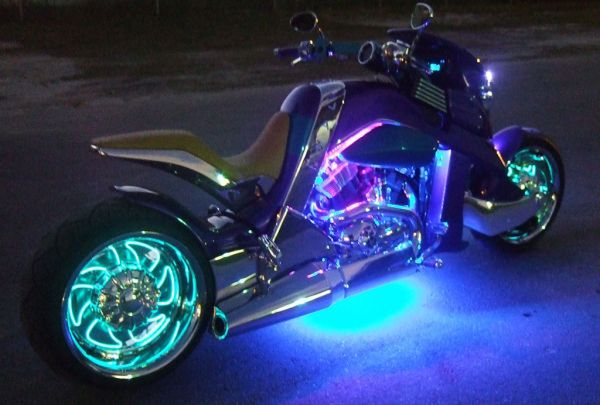 Niesamowity chopper inspirowany filmem Tron 4