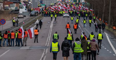 Sąd uratował Biedronkę przed gniewem rolników. Przenoszą miejsce protestu