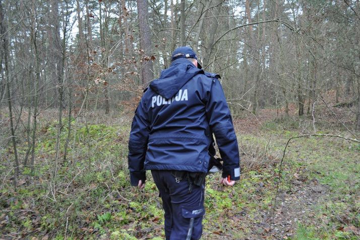W lesie znaleziono ciało zaginionego ratownika. Poszukiwacze odnaleźli kolegę