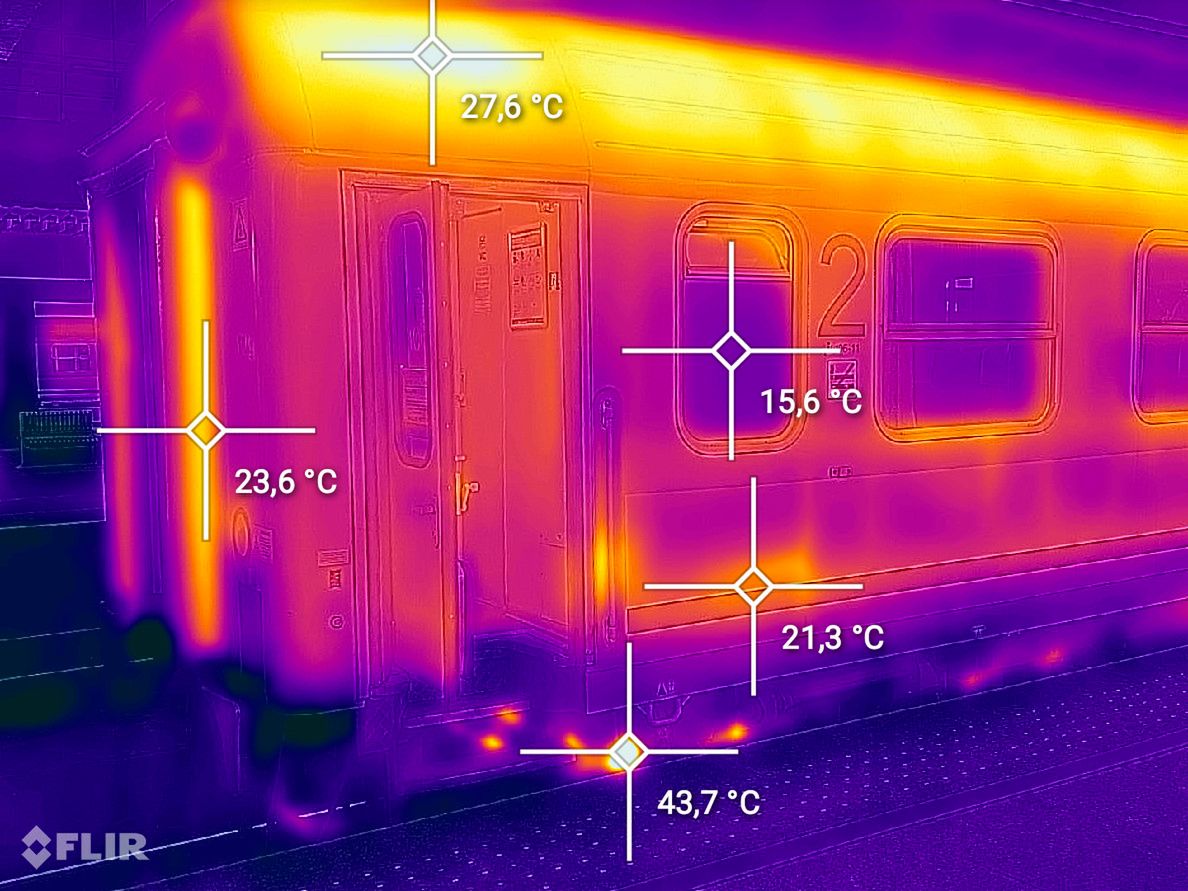 Miło widzieć tak przemyślany telefon. CAT S62 Pro z kamerą termowizyjną: test 12