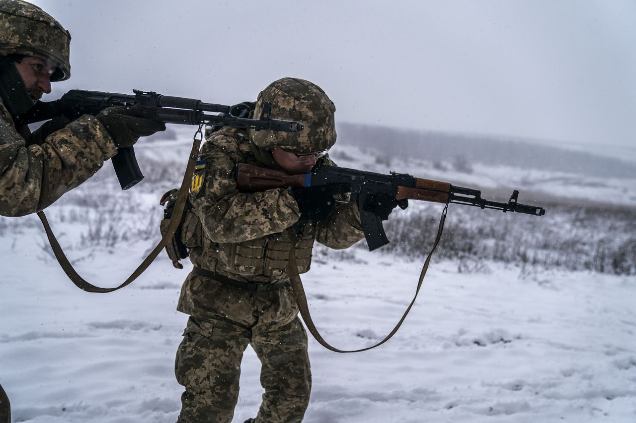 DONETSK OBLAST, UKRAINE - FEBRUARY 09: Ukrainian soldiers train at a firing range during military training of Ukrainian soldiers as the war between Russia and Ukraine approaches two years in Donetsk Oblast, Ukraine on February 09, 2024. (Photo by Jose Colon/Anadolu via Getty Images)