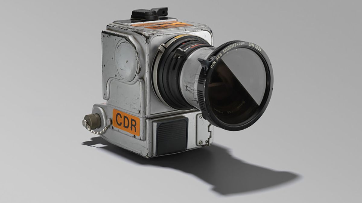 Mężczyzna odnalazł zaginiony aparat, który był na Księżycu. To oryginał! 1