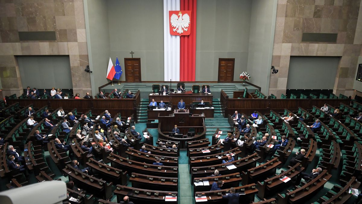 Podwyżki dla parlamentarzystów. Sejm przyjął ustawę.