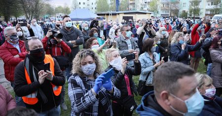 Ciechanów. Kontrowersyjna postawa prezydenta. Wyborów nie chciał, ale koncerty organizuje